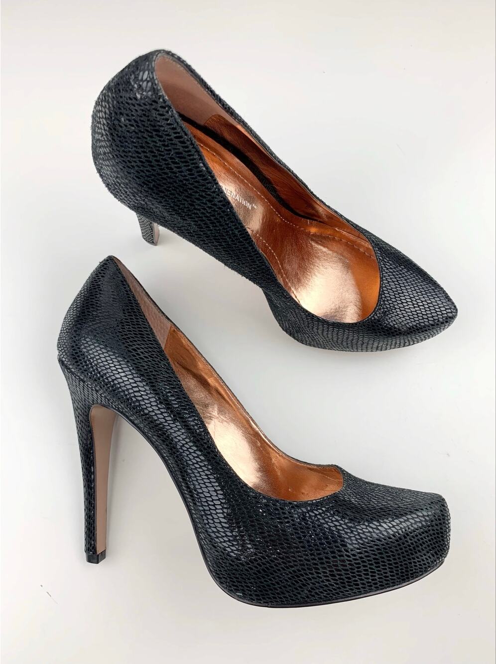 BCBGeneration Parade Platform Stiletto Pumps Black Snakeskin Heels Women's 7